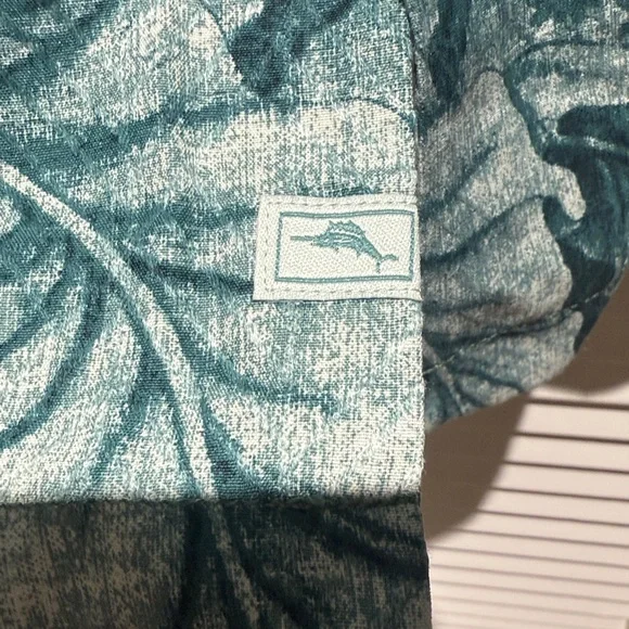 Tommy Bahama Green Leaf Print Shirt - Picture 5 of 5